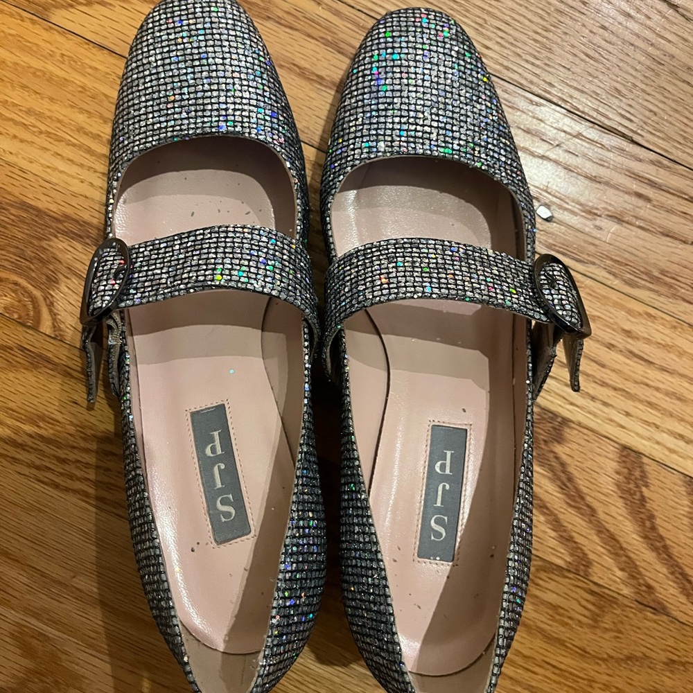 SJP by Sarah Jessica Parker Tartt 36.5 in Scintillate